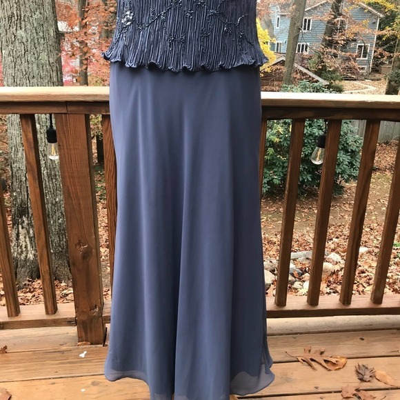 Patra Grey Sequin Gown -Size 6 - Picture 5 of 15